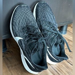 MEN Nike pegasus running shoes